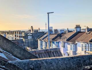 Cosy Loft Retreat, King Bed, En-suite, Kitchenette, Homestay - Brighton & Hove - 5