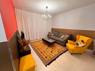 Stylish 2BR Apt Garden pool Central Location - 8