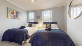 Castle Boulevard Nottingham - 3 Bedrooms Sleeps 5, Free Parking & WiFi - Close to City Centre, University & Hospital - Nottingham - 3