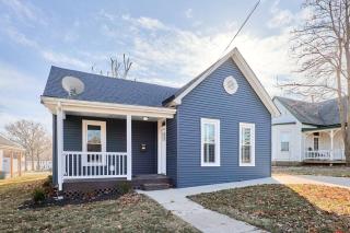 The Blue House on Boone - Troy - 6