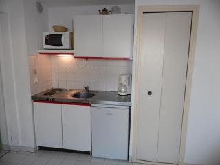 Confortable 2 pièces, 4 couchages avec balcon et parking privé, proche plage - Marseillan - FR-1-326-596 - Le Castellas - 7
