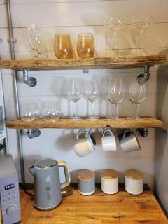 The Retreat 1 bed cabin in the woods - 4