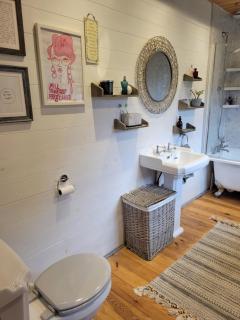 The Retreat 1 bed cabin in the woods - 1