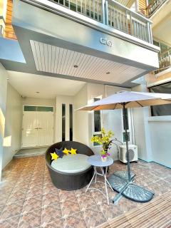 S52 Near On nut BTS 300m*7-11 - Phra Khanong - 7