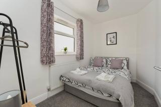 Spacious 5-bed House Just Off A46 - Newark upon Trent - 7