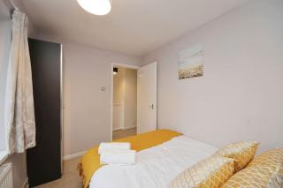 Beautiful home close to town Free Netflix, Wifi - Solihull - 5