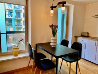 Charming City Centre Apartment with Free Parking and Spacious Balcony - Tallinn - 5