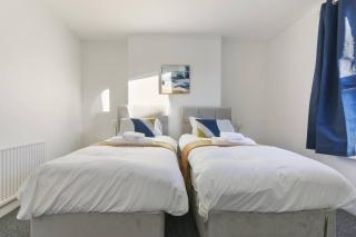 Prime Location Stylish 4-bed House Near Trent Br - Nottingham - 3