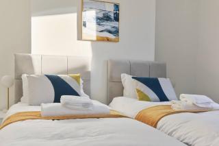 Prime Location Stylish 4-bed House Near Trent Br - Nottingham - 0