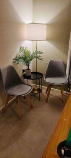 3 Br House - Private Parking - Pool Table - Balderton - 2