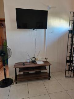 1-Bed House Sleeps 2 in Secure Community - 1