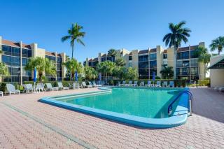 Comfortable Jensen Beach Condo with Pool View! - Jensen Beach - 0