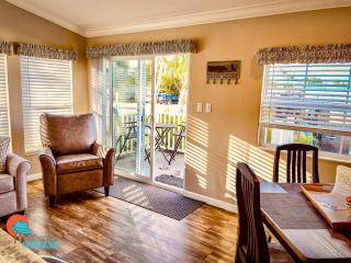 Pinecraft Cottage Tiny Home - Sarasota - 6