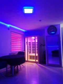 Wohnung am Kurpark mit privater Innensauna & LED! Schlüsselbox - 0