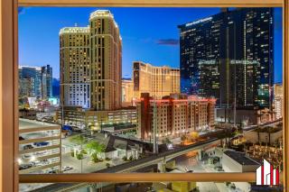 MGM Signature-07-607 Accessible Strip View Balcony - Las Vegas - 9