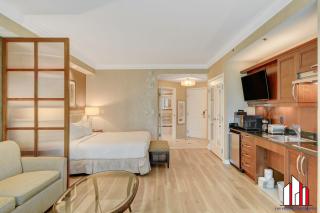 MGM Signature-07-607 Accessible Strip View Balcony - 7