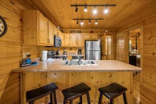 Bearfoot Dreams - Sevierville - 3