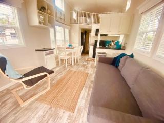Pinecraft Tiny Home 'Green Parrot ' - Sarasota - 4