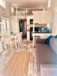 Pinecraft Tiny Home 'Green Parrot ' - Sarasota - 3