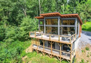 A Bear's Gatlinburg Splash - 2