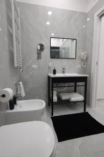 Sun In Naples - Tribunali - 9