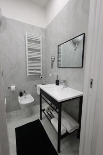 Sun In Naples - Tribunali - 3