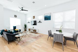 The Gouba Residence - Houston - 9