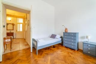 Vintage Vogue Apartment by Rentez - Prag - 8