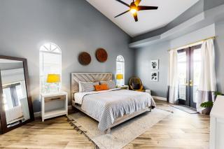 The Golden Pineapple Sanctuary - 1