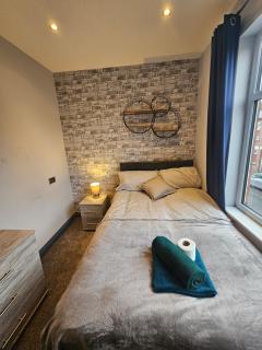 Tudor Road House - 1