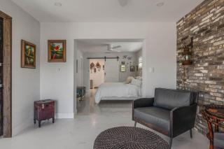 The Pearl - Pool w Screen on Canal - Boat Rental - 2