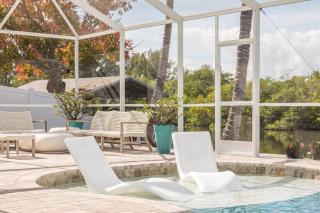 The Pearl - Pool w Screen on Canal - Boat Rental - 1