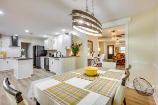 Backyard, Deck and Fire Pit Conroe Getaway - 7