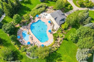 3BR Snowbridge Chalet in Blue with Golf Course View - 6