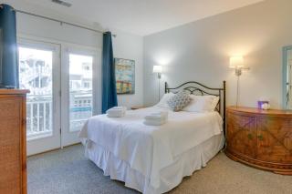 Less Than 1 Mi to Beach Condo with Wet Bar in Hilton Head - Hilton Head Island - 1