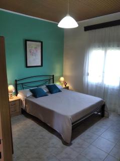Country House Kalyves, 2 bedrooms, sleeps 6, 700sqmgarden, 180m from beach - Kalives Poligirou - 1