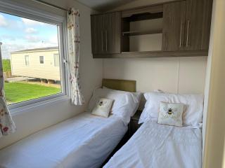 D34 Steeple Bay Caravan Site - 6