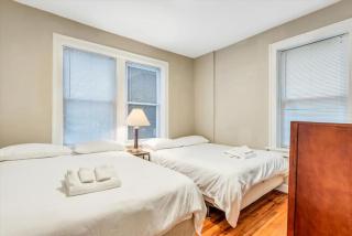 Tower Grove Getaway sleeps 8 - 3