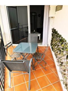 Apartamentos Torre de Marbella El Fuerte - Heart of Marbella, Steps from the Beach - Marbella - 1