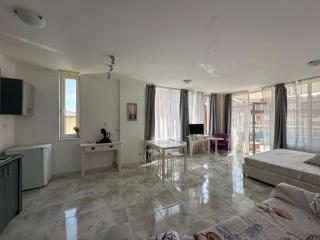 Oazis Sea View Apartment - 1