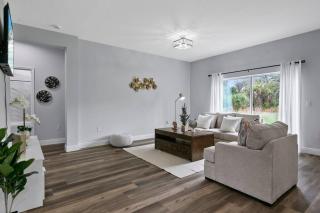 New 4/2 House Near Beach w/ King Bed, Backyard - Port Charlotte - 8