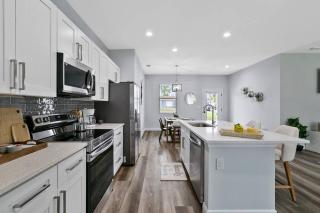 New 4/2 House Near Beach w/ King Bed, Backyard - Port Charlotte - 3