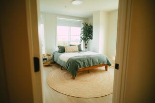 Chic Cozy Retreat - 2BR - Stunning North End Views - 2