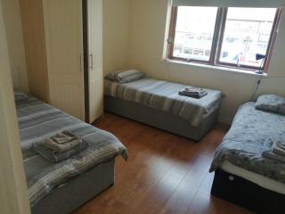 2 Bedroom, 2 Bathroom Apartment - Dublin - 3