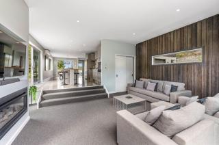 Hideaway at the Bay - with Hot Tub - Taupo - 7