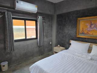 Captain Joe Cafe & Hostel - Hua Hin - 7