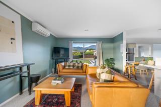 Retreat on Harvey Street - 2