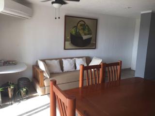 Cómodo departamento en Costa Azul. - 3