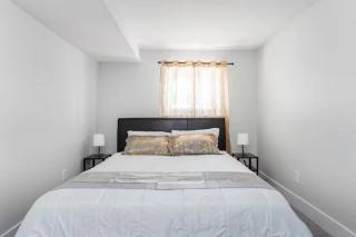 Cozy Furnished Room-4 Close to U of A in Edmonton - with Shared Spaces - Edmonton - 0