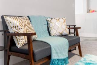 Cozy Furnished Room-4 Close to U of A in Edmonton - with Shared Spaces - Edmonton - 2